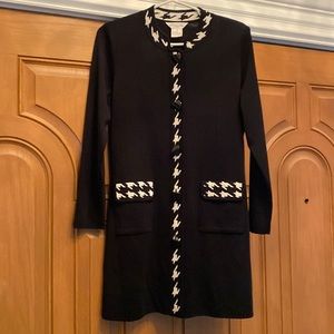 Exclusively Misook Gorgeous long black jacket with houndstooth print trim S